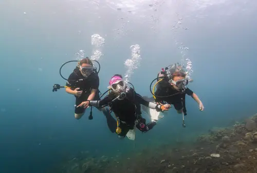 Family try scuba course at Pyramids